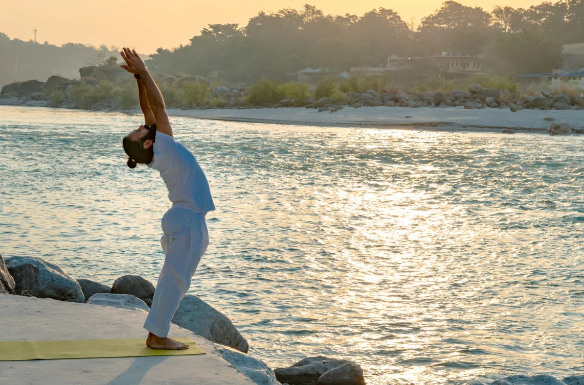 Are Your Clothes Affecting Your Yoga Practice and Energy Flow?
